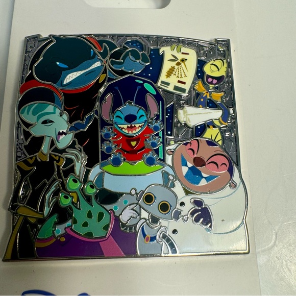 NWT. Disney Lilo & Stitch Alien Cast Pin. Supporting alien cast members - Picture 2 of 8